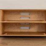 Dubový TV stolek / TV komoda ESSENCE nr.07 – 185/60/43 ( š/v/h)