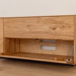 Dubový TV stolek / TV komoda ESSENCE nr.07 – 185/60/43 ( š/v/h)